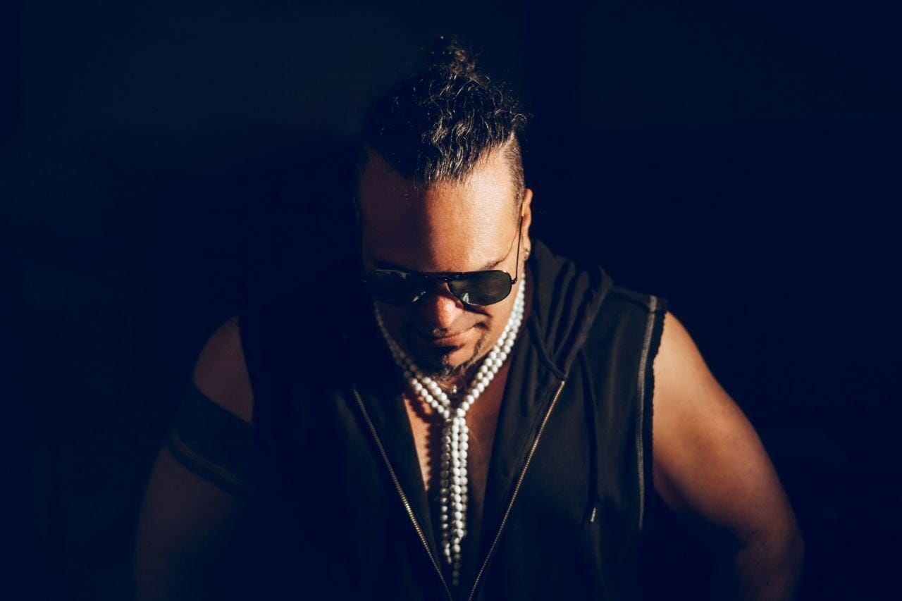 First Look: ANTDUAN teases visual for trance deep house feeler ‘Rain Drops’ featuring Alexandra BadoiANTDUAN Aleandra Badoi