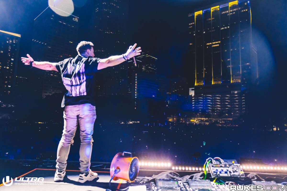 Hardwell revisits a 2000’s classic on sixth ‘Rebels Never Die’ single, ‘GODD’FVzEC9TVUAAGcVz