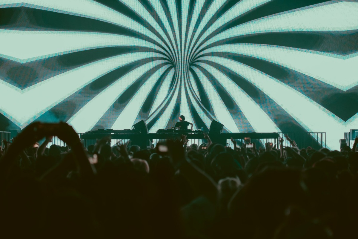 REZZ, Raven Gray create haunting final piece to ‘IT’S NOT A PHASE’ EP, ‘Embers’FyV9UGiWwAAVgUW