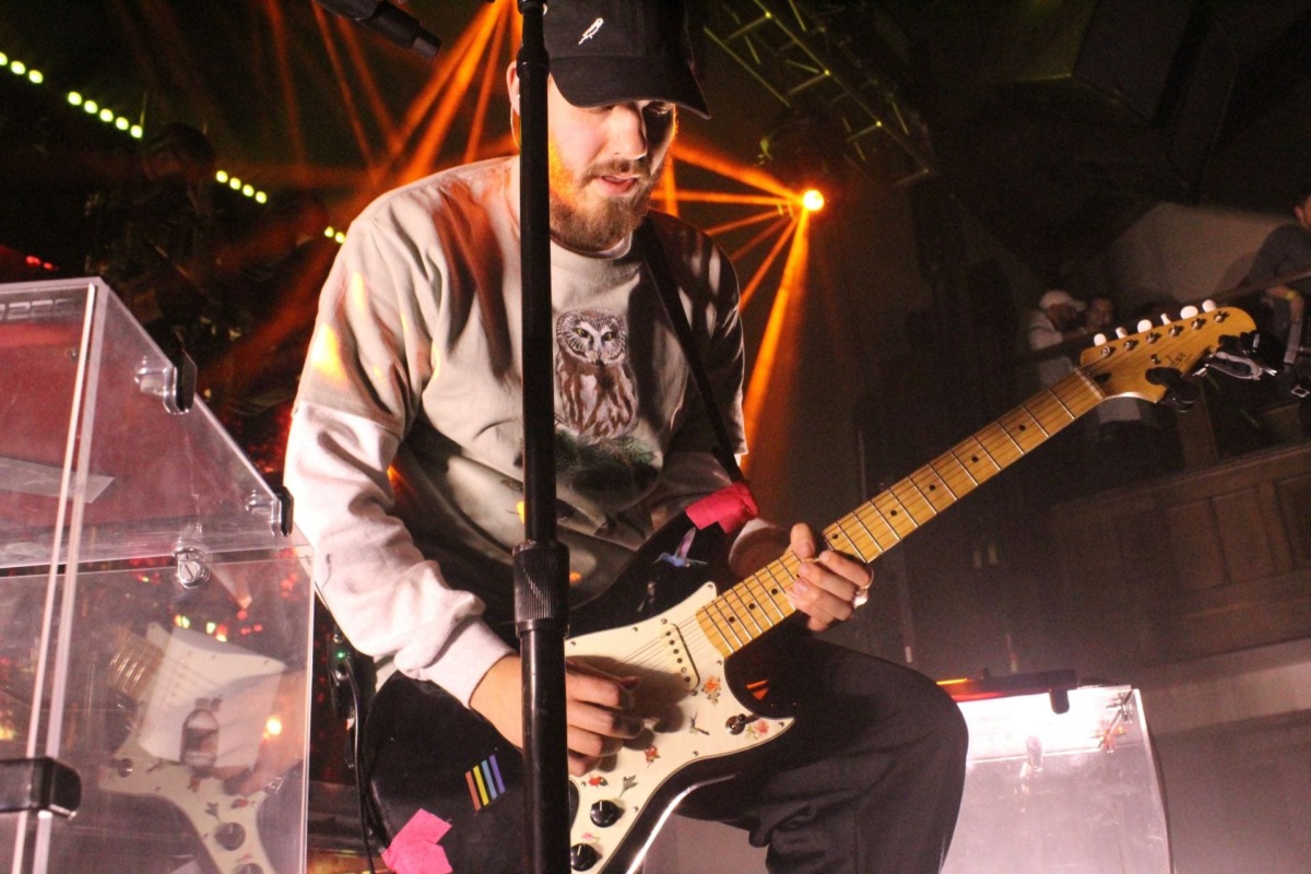 San Holo adds new single, second batch of remixes on ‘bb u ok?’ deluxe cutIMG 9012 288gv6p