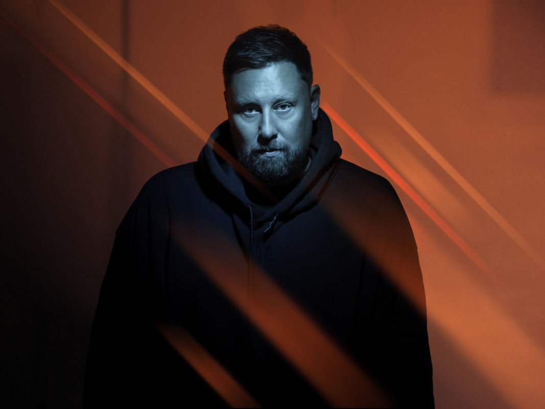 UMEK keep techno chugging on ‘Hypnotizing’ feat MaddixUmek